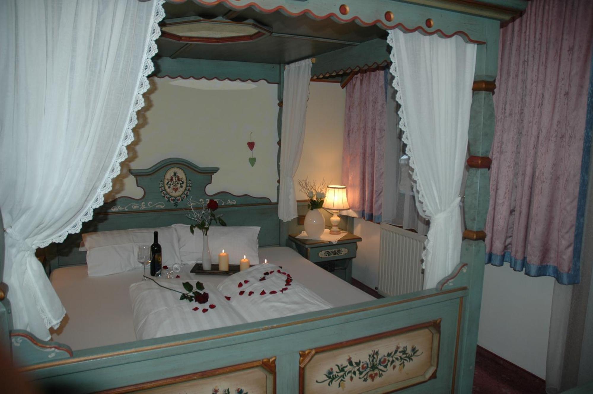 Hotel Gasthaus Schwarzenstein Ginzling Bagian luar foto