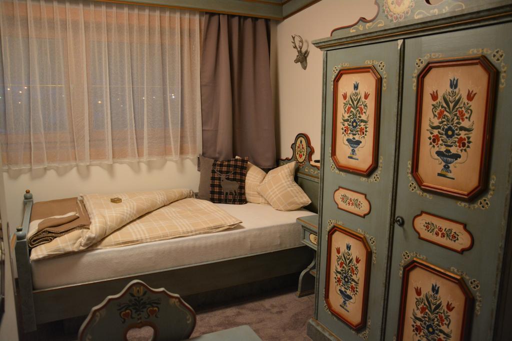 Hotel Gasthaus Schwarzenstein Ginzling Bagian luar foto