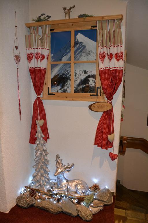 Hotel Gasthaus Schwarzenstein Ginzling Bagian luar foto